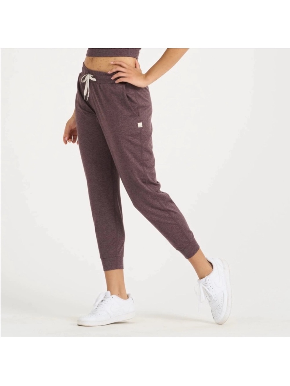 Vuori Performance Jogger in Smoked Plum Heather